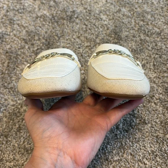 Naturalizer Kayden Beige & White Mules with Silver Chain NWOT - Picture 8 of 9